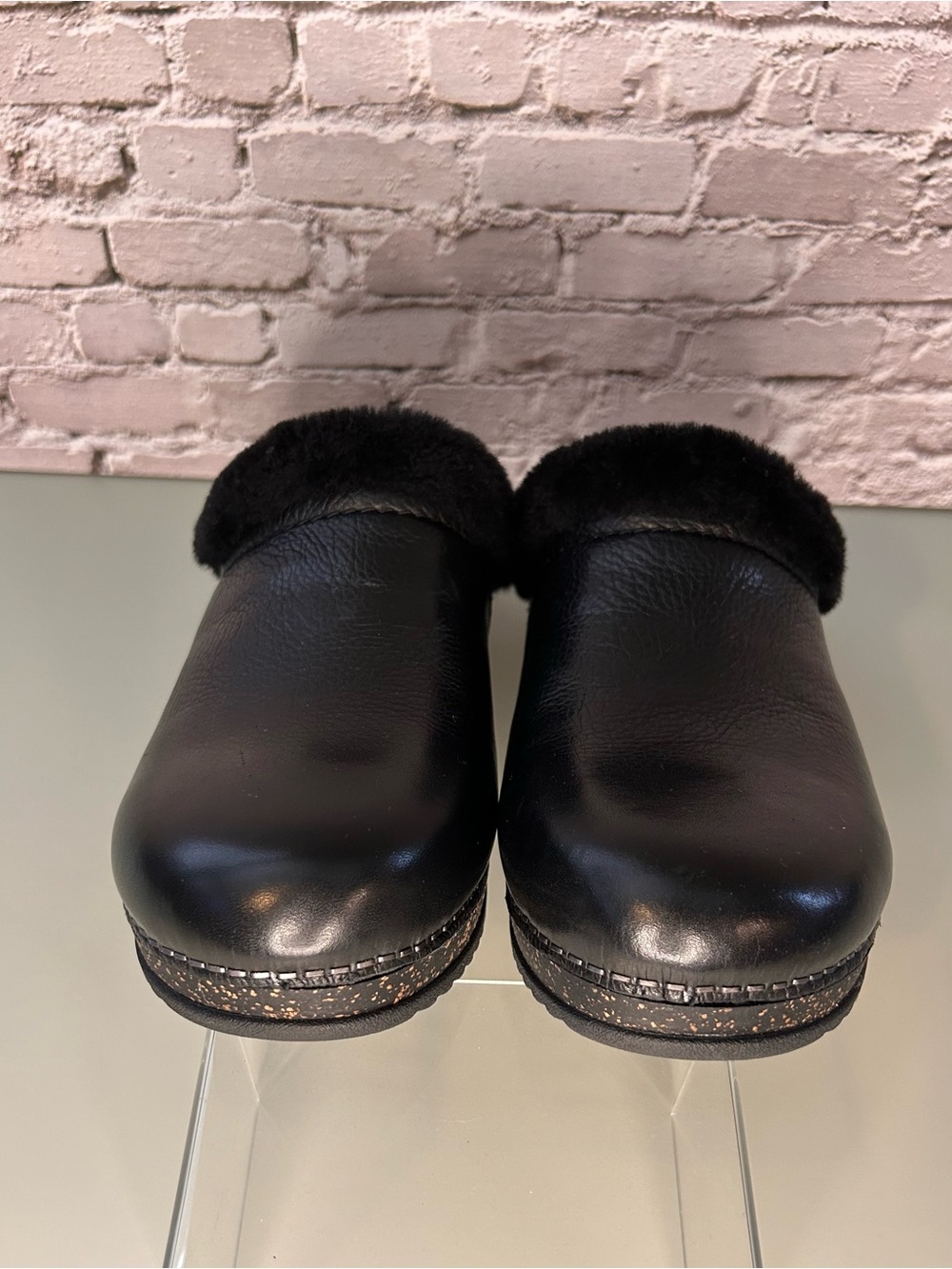 Dansko Black Leather Clogs Real Sheep Fur Real Comfort Size 9 - Picture 4 of 9